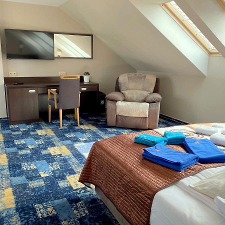 Arena Slonca Hotel Леба Екстериор снимка