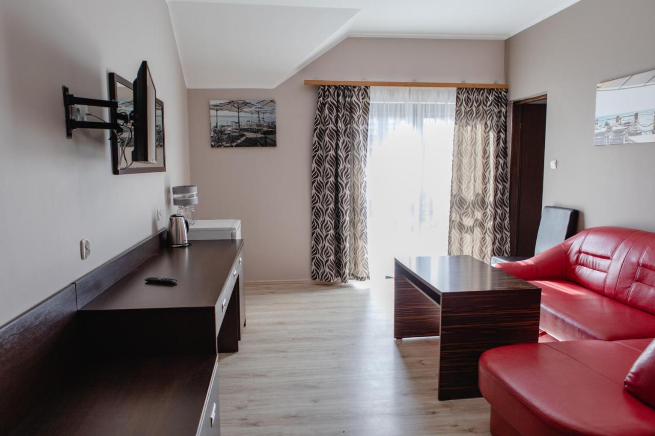 Arena Slonca Hotel Леба Екстериор снимка