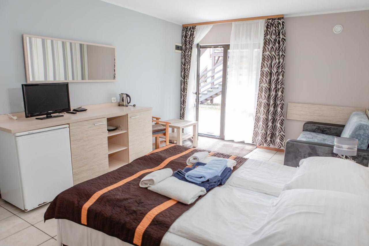Arena Slonca Hotel Леба Екстериор снимка