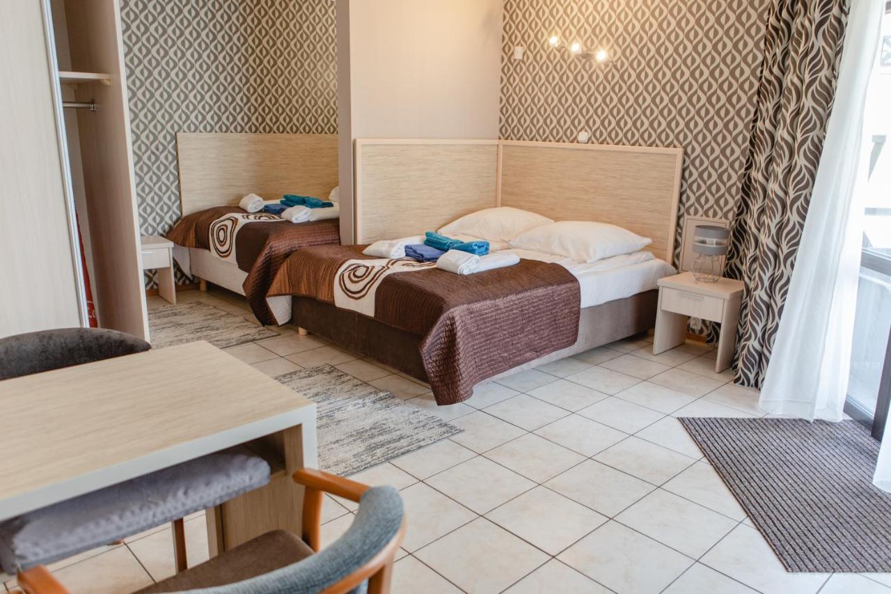 Arena Slonca Hotel Леба Екстериор снимка
