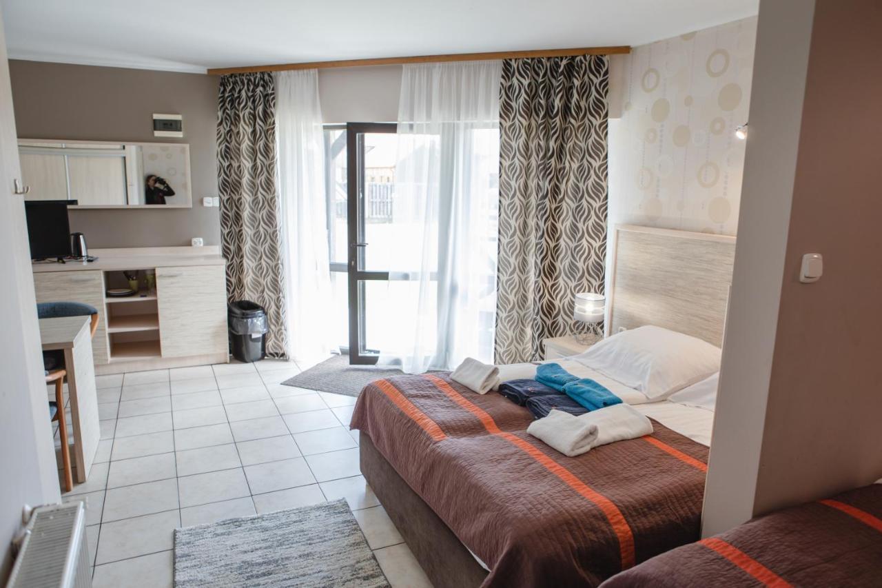Arena Slonca Hotel Леба Екстериор снимка