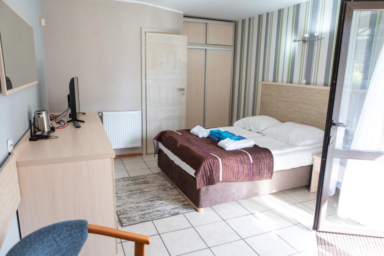 Arena Slonca Hotel Леба Екстериор снимка