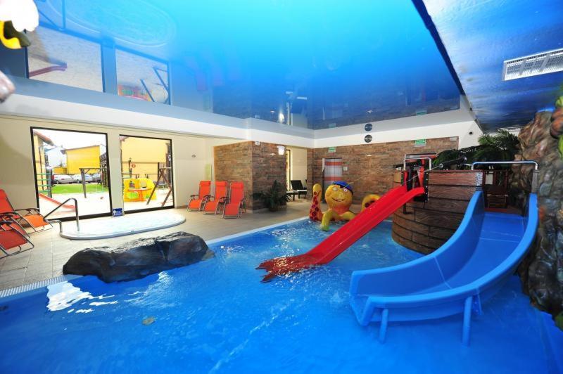 Arena Slonca Hotel Леба Екстериор снимка
