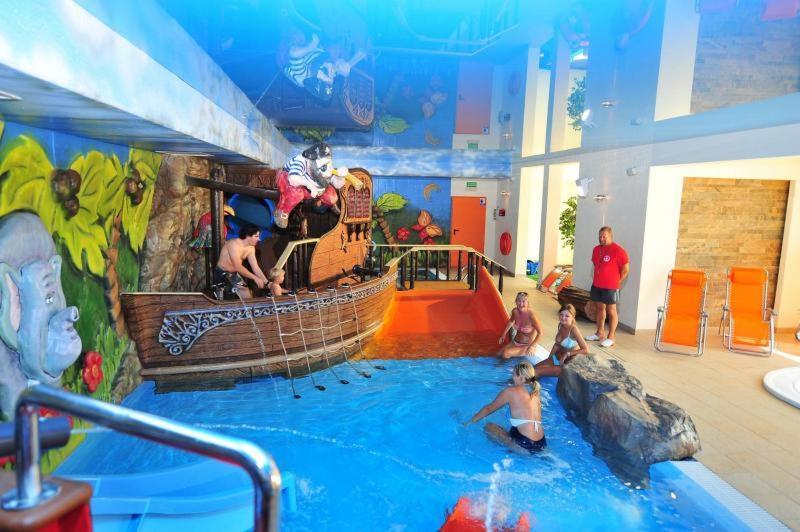 Arena Slonca Hotel Леба Екстериор снимка