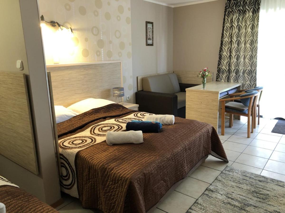 Arena Slonca Hotel Леба Екстериор снимка